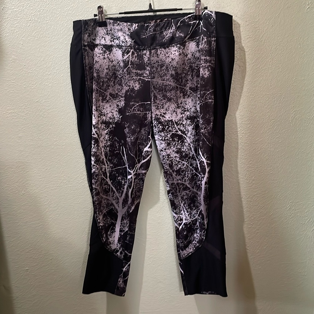 Avis Leggings Size XL